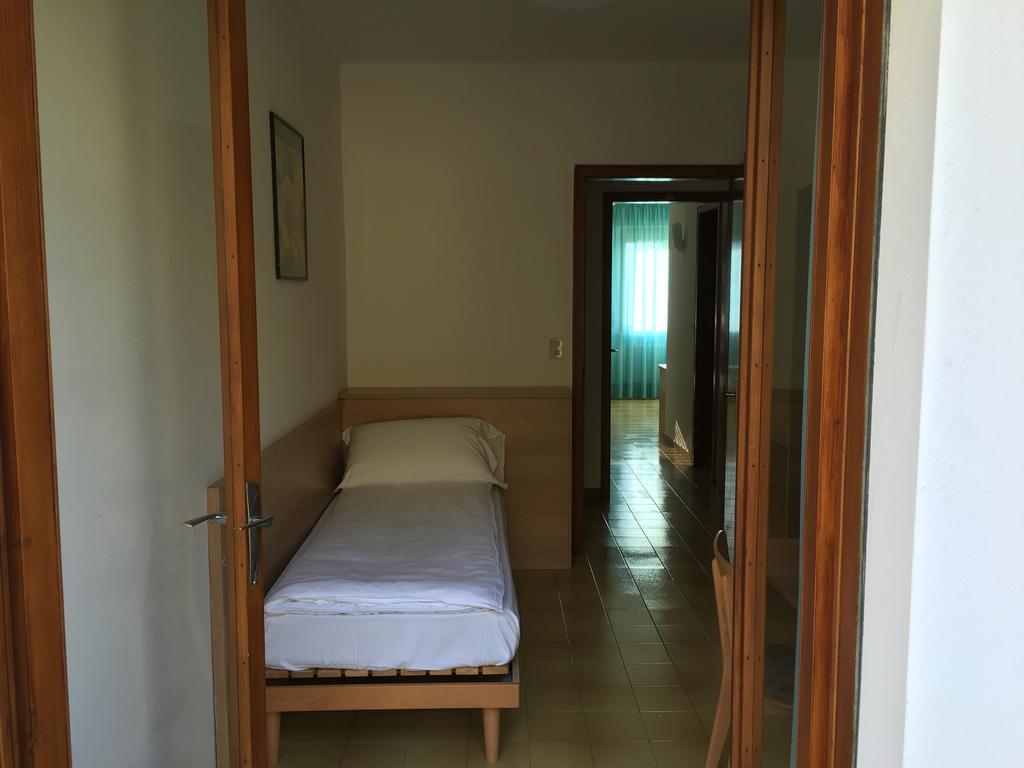 Casa Bianca Otel Malcesine Oda fotoğraf